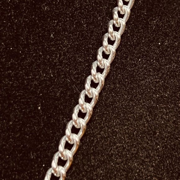 Sarah Coventry Chunky Silver Tone Necklace W/2 Large Faux Pearl Charms (3854) - Picture 4 of 9